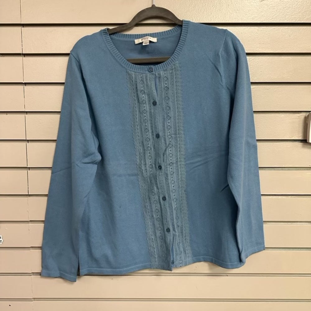 Liz Claiborne Women’s Blue Cardigan Sweater. Size L. Never Worn!